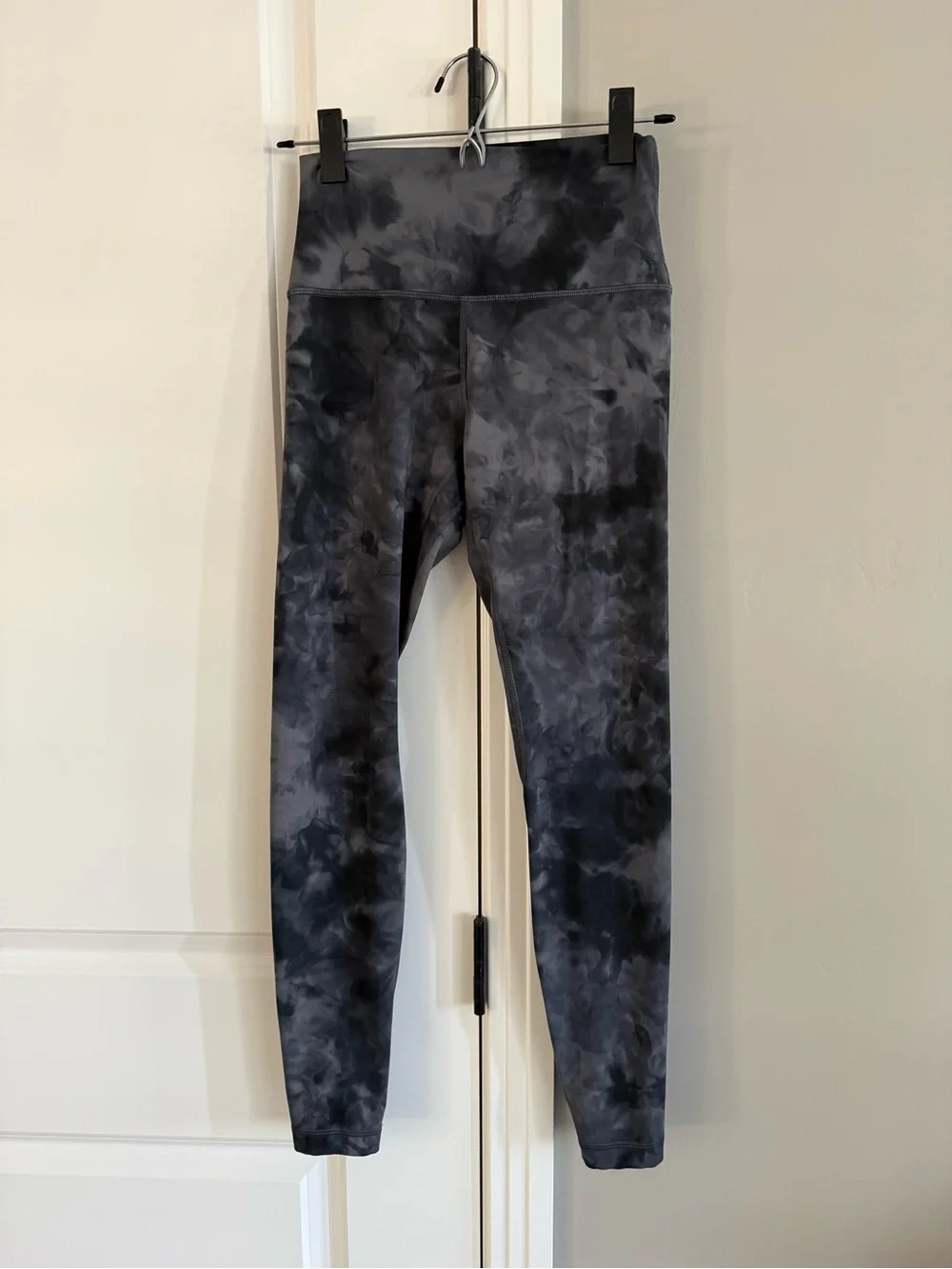 Lululemon Wunder Under High-Rise Tie-Dye Leggings in Charcoal Gray, size 6